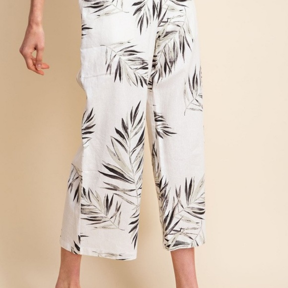 (CLEARANCE)Waist Frayed Midi Leg Pants - Picture 4 of 8